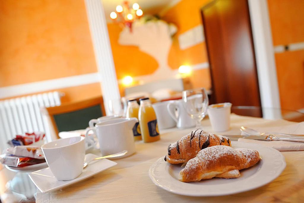 Hotel Benessere Villa Fiorita Colfiorito Ngoại thất bức ảnh