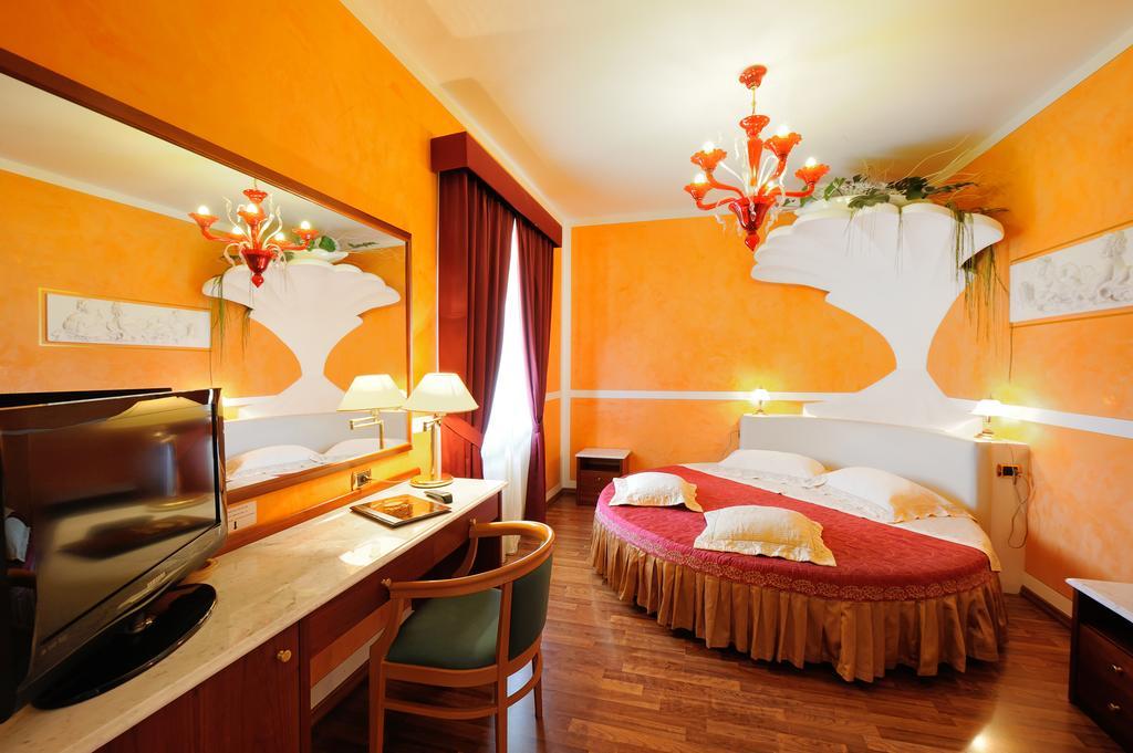 Hotel Benessere Villa Fiorita Colfiorito Ngoại thất bức ảnh