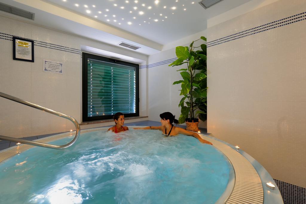 Hotel Benessere Villa Fiorita Colfiorito Ngoại thất bức ảnh