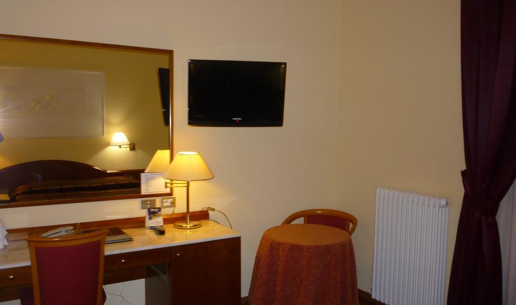 Hotel Benessere Villa Fiorita Colfiorito Ngoại thất bức ảnh